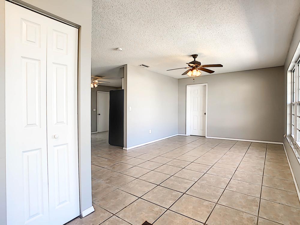 571 Lincoln Ave NW, Port Charlotte, FL 33952