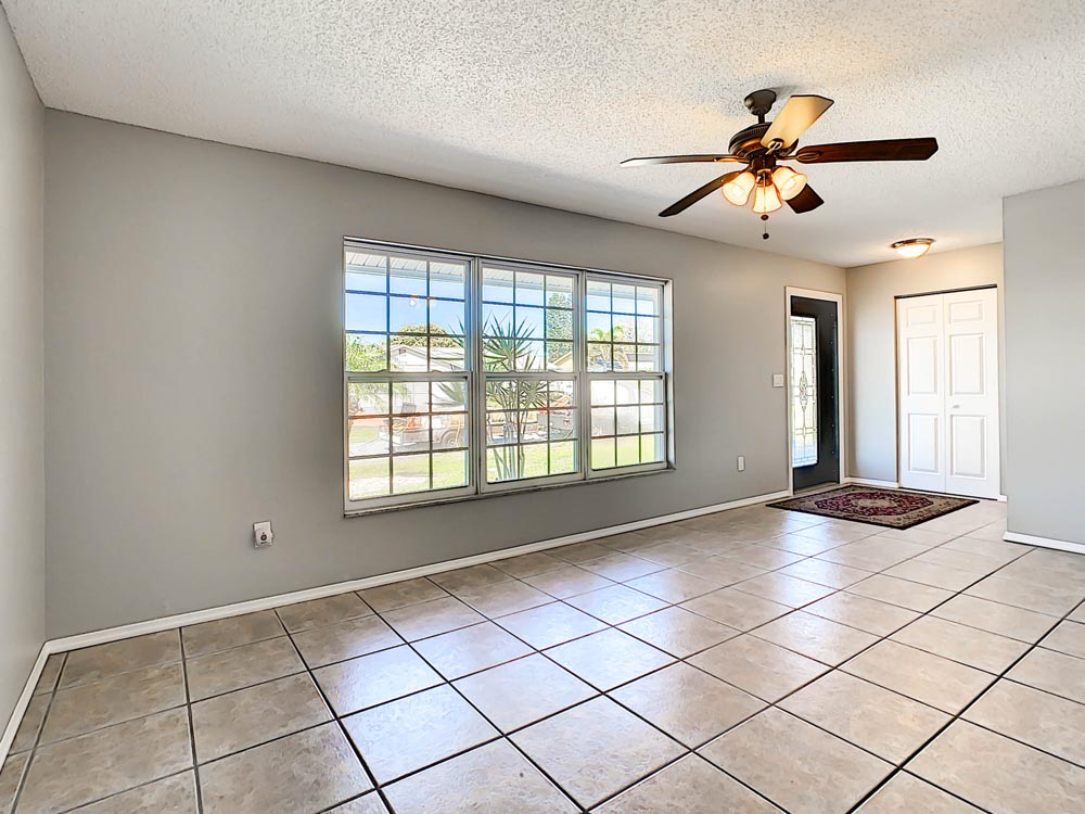 571 Lincoln Ave NW, Port Charlotte, FL 33952