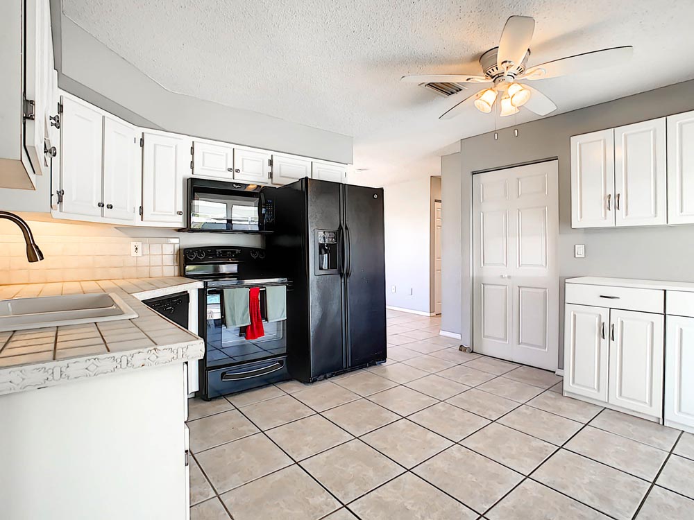571 Lincoln Ave NW, Port Charlotte, FL 33952