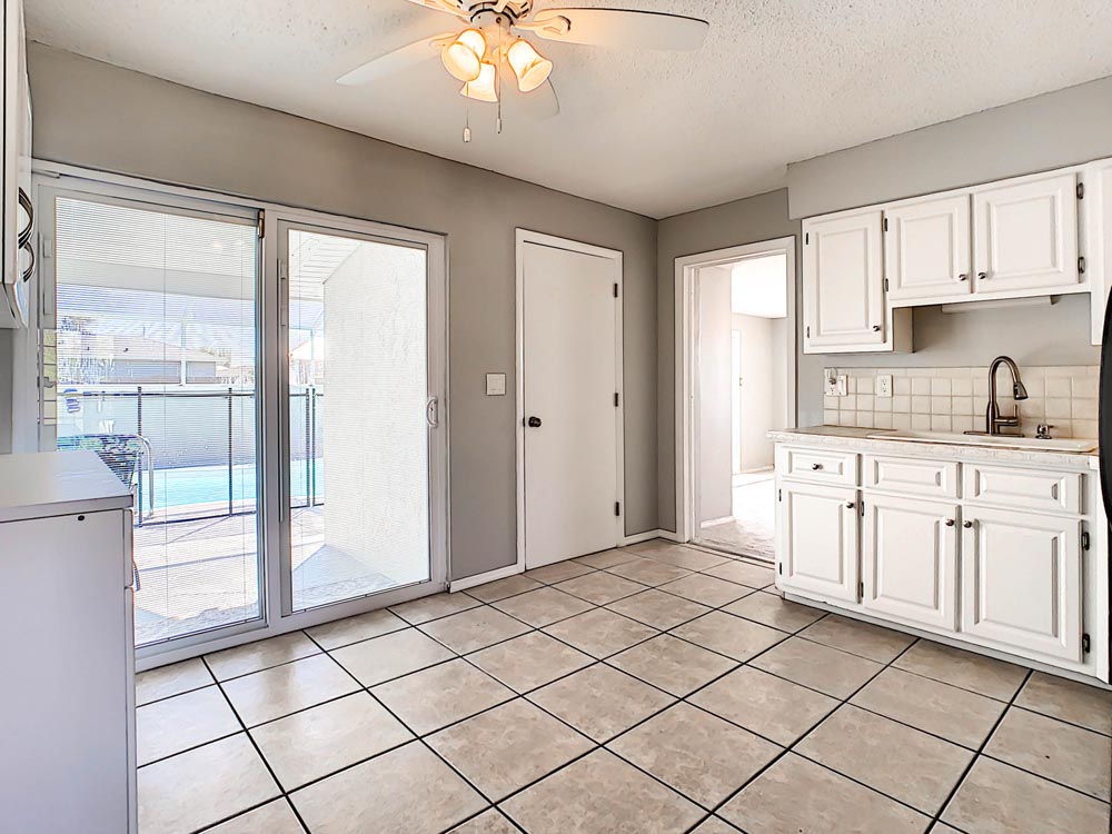 571 Lincoln Ave NW, Port Charlotte, FL 33952