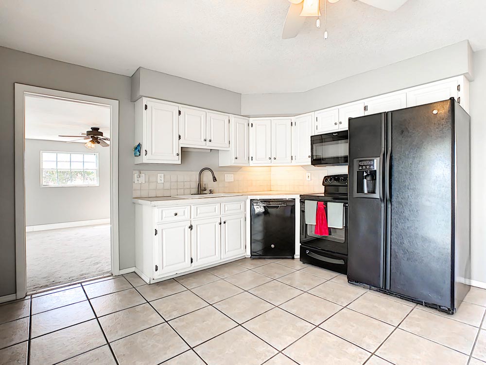 571 Lincoln Ave NW, Port Charlotte, FL 33952