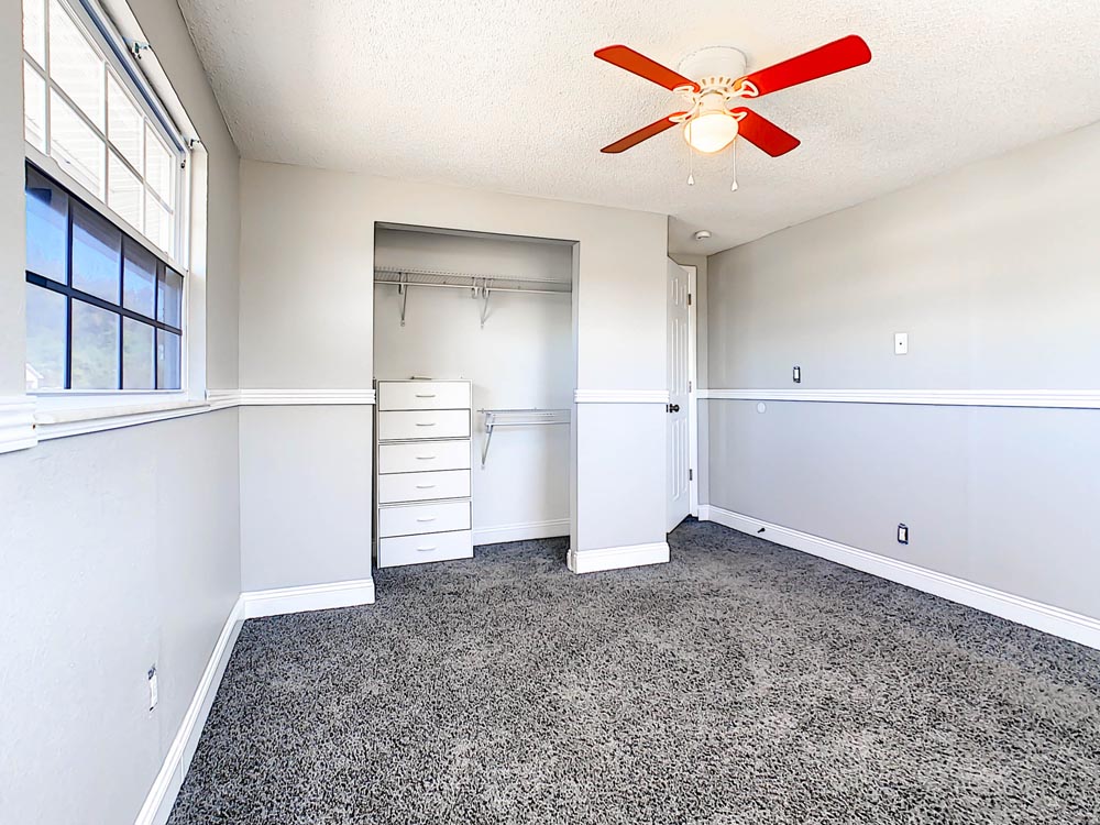 571 Lincoln Ave NW, Port Charlotte, FL 33952