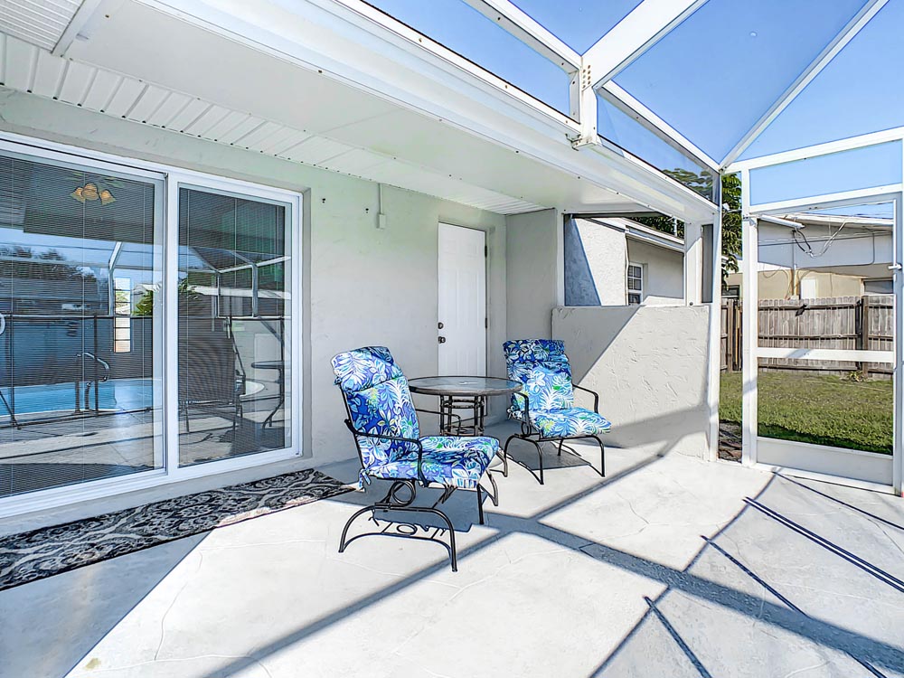 571 Lincoln Ave NW, Port Charlotte, FL 33952