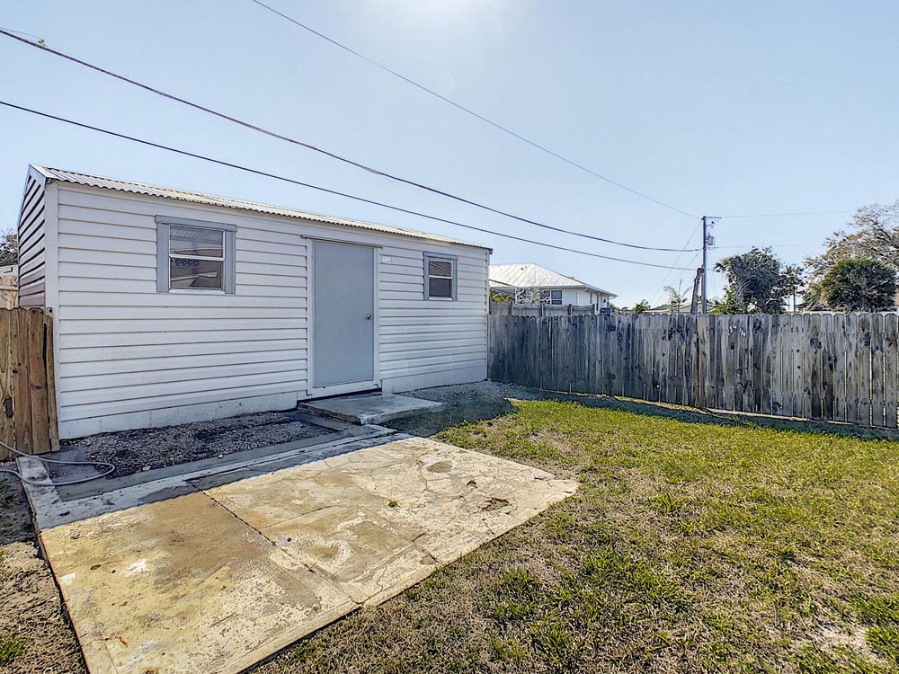 571 Lincoln Ave NW, Port Charlotte, FL 33952
