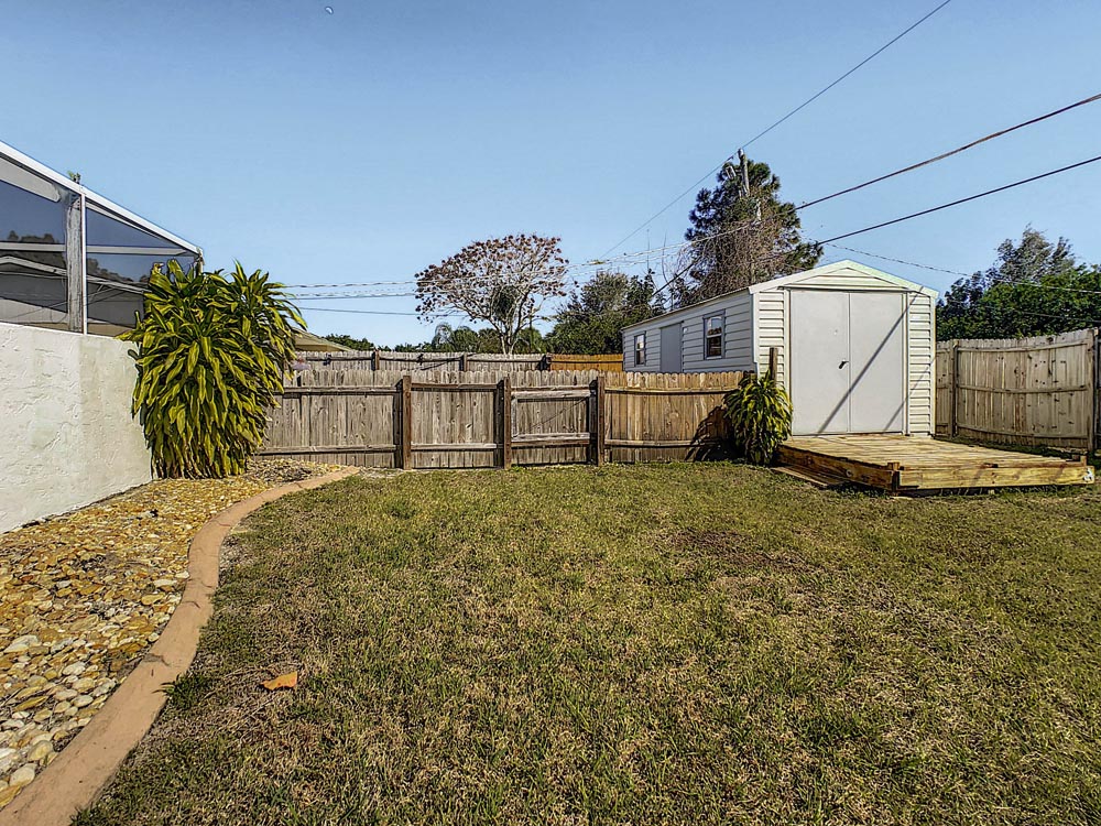 571 Lincoln Ave NW, Port Charlotte, FL 33952