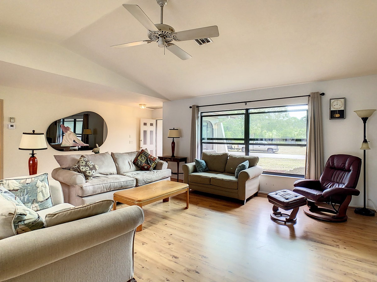 7289 Van Lake Dr, Englewood, FL 34224