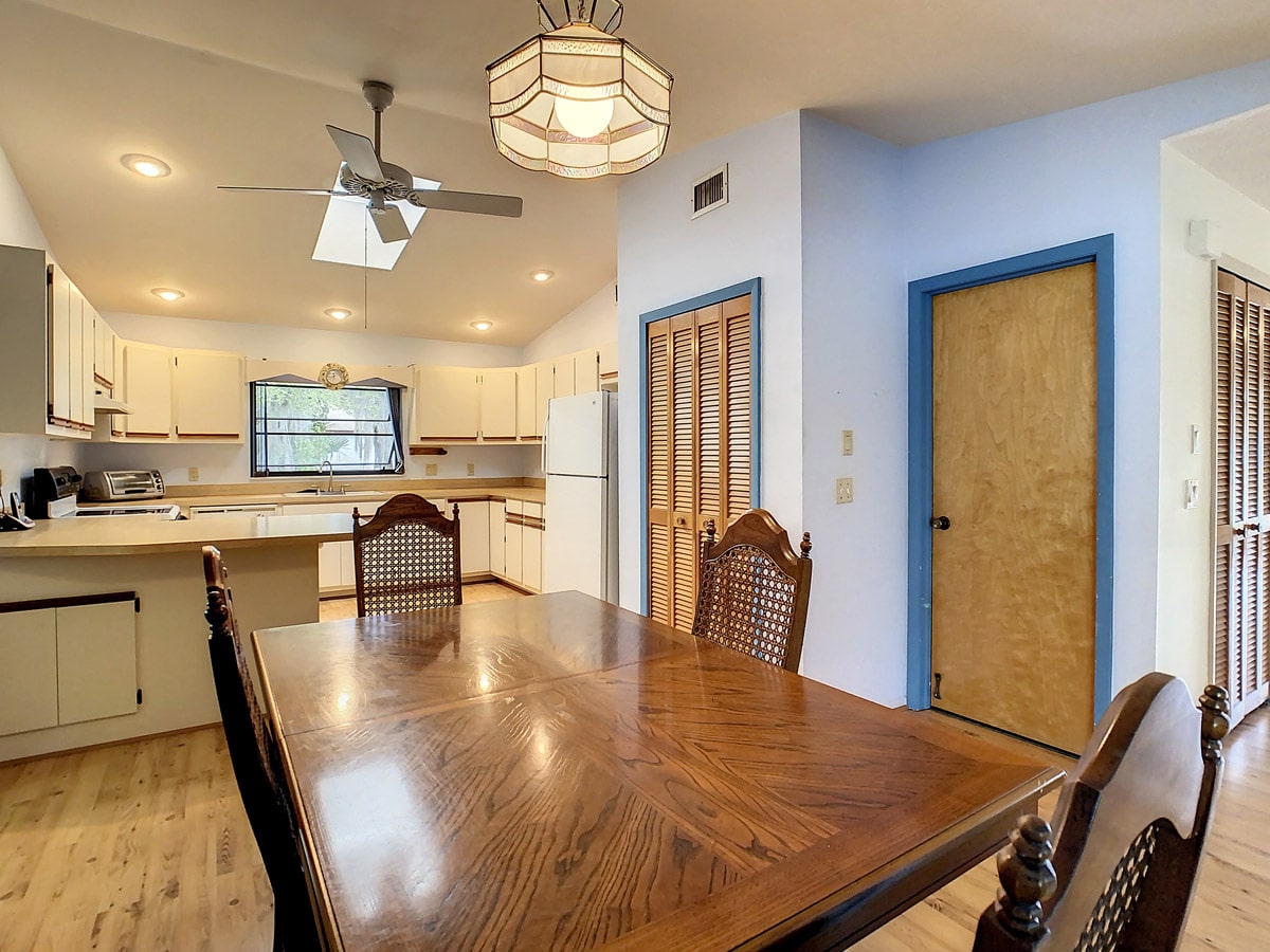7289 Van Lake Dr, Englewood, FL 34224