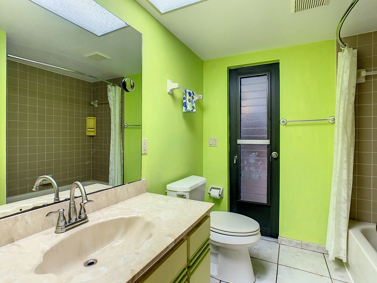 7289 Van Lake Dr, Englewood, FL 34224