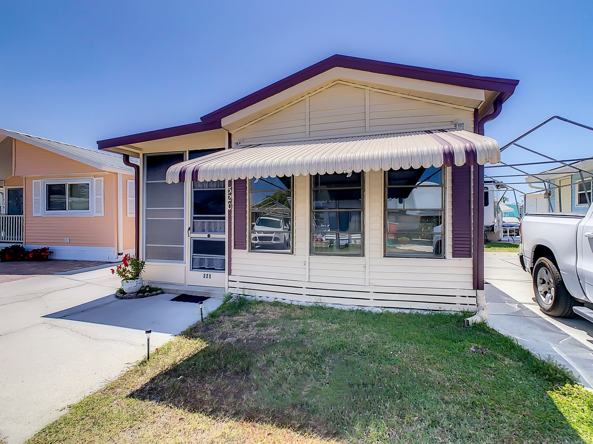 1475 Flamingo Dr Lot 320, Englewood, FL 34224