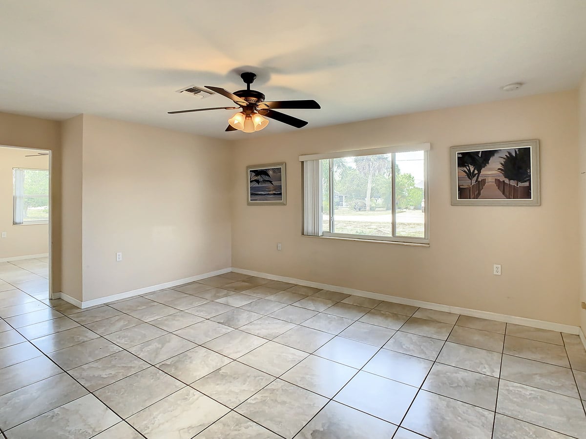 829 E 4th St Englewood, FL 34223