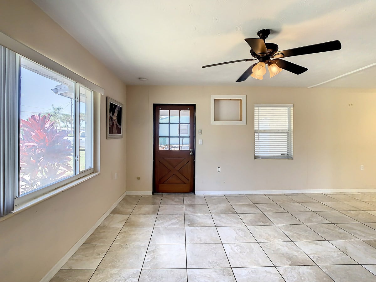 829 E 4th St Englewood, FL 34223