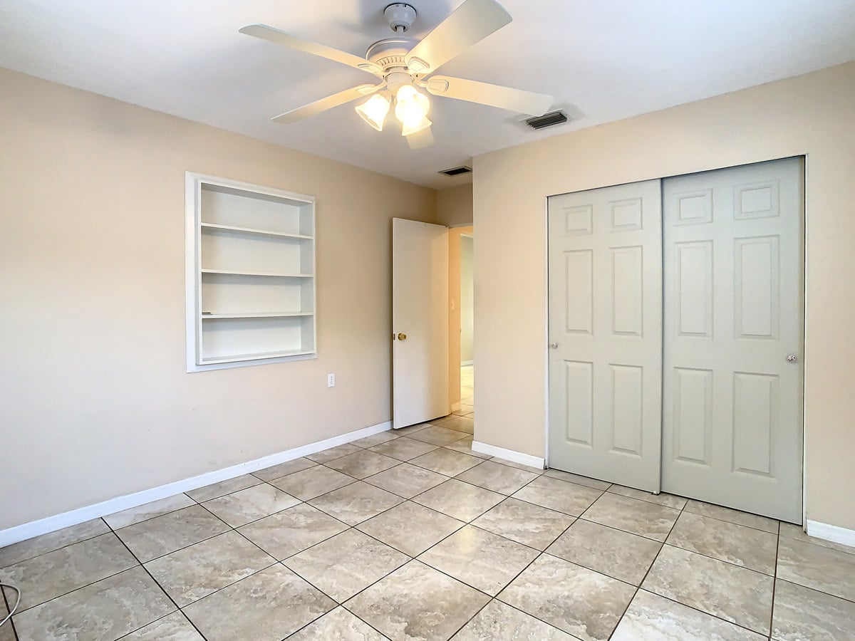 829 E 4th St Englewood, FL 34223