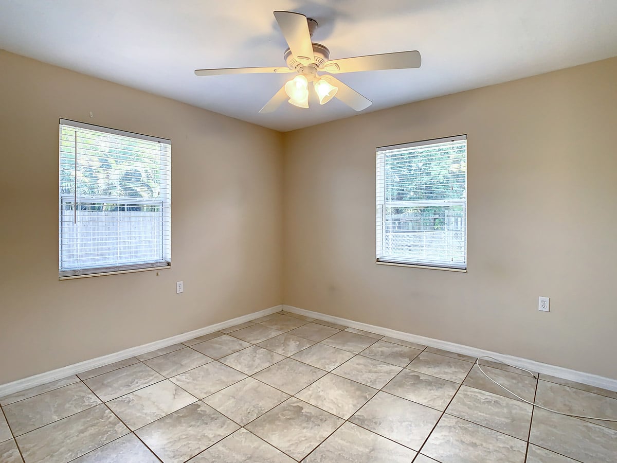 829 E 4th St Englewood, FL 34223