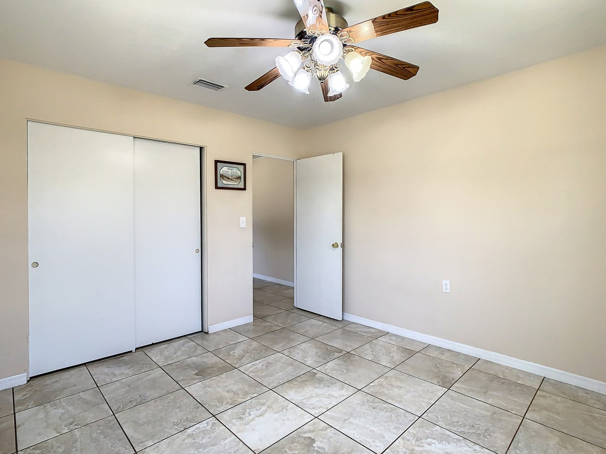 829 E 4th St Englewood, FL 34223
