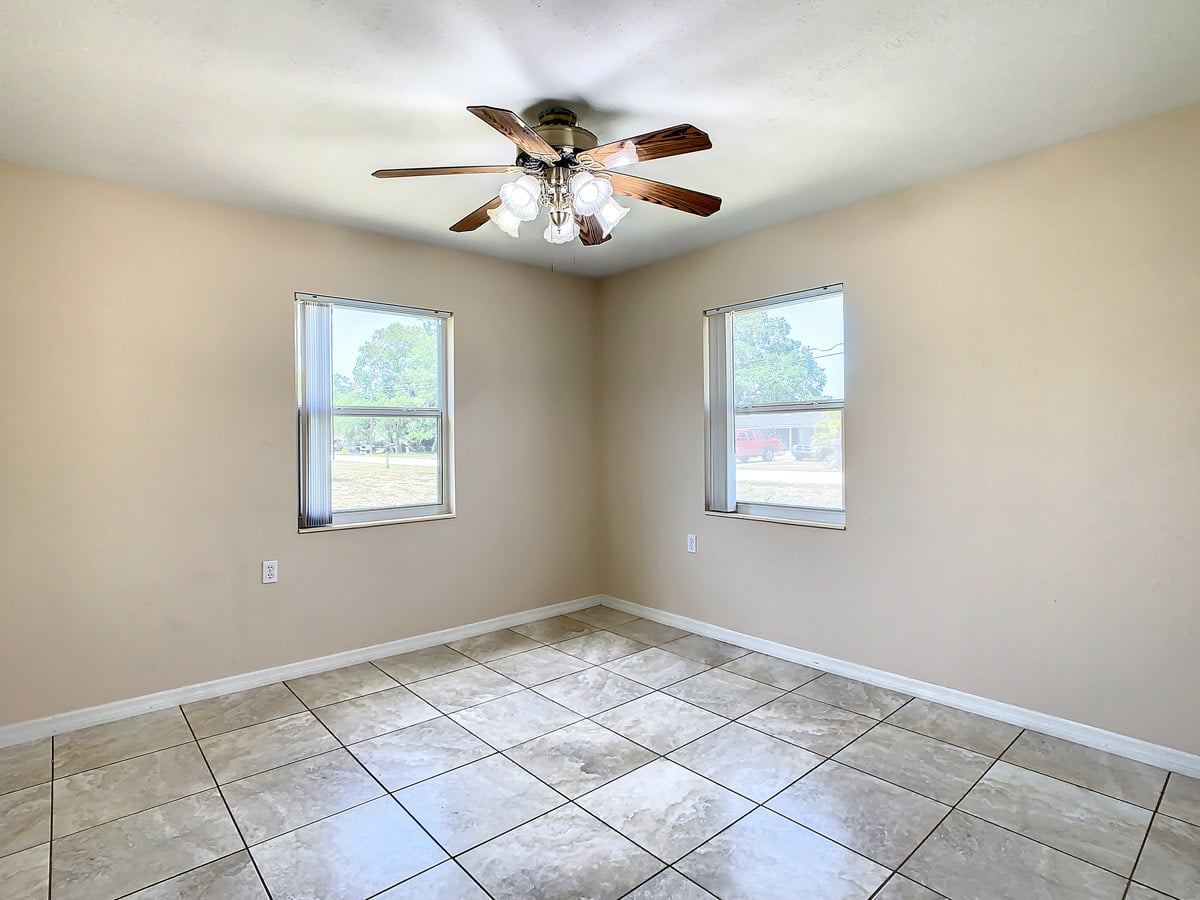 829 E 4th St Englewood, FL 34223