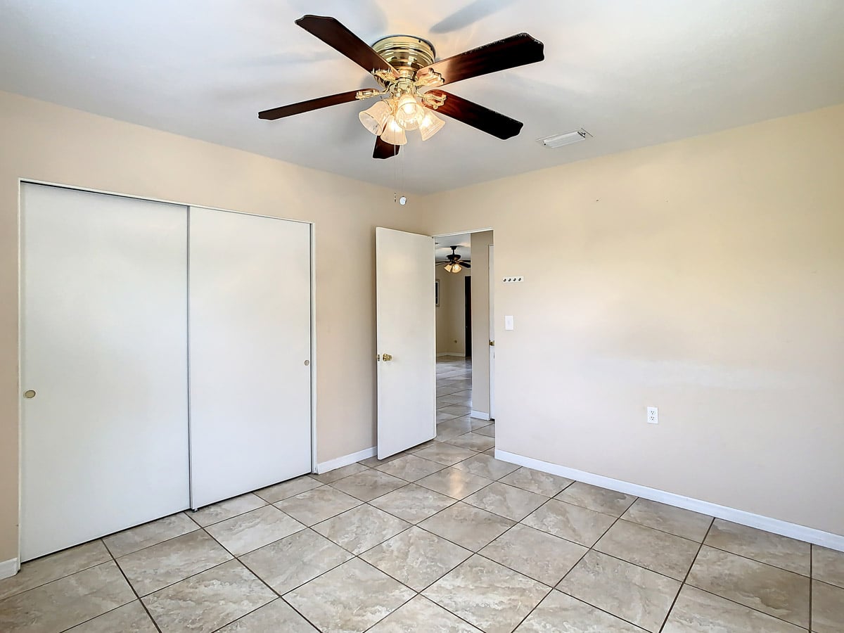 829 E 4th St Englewood, FL 34223