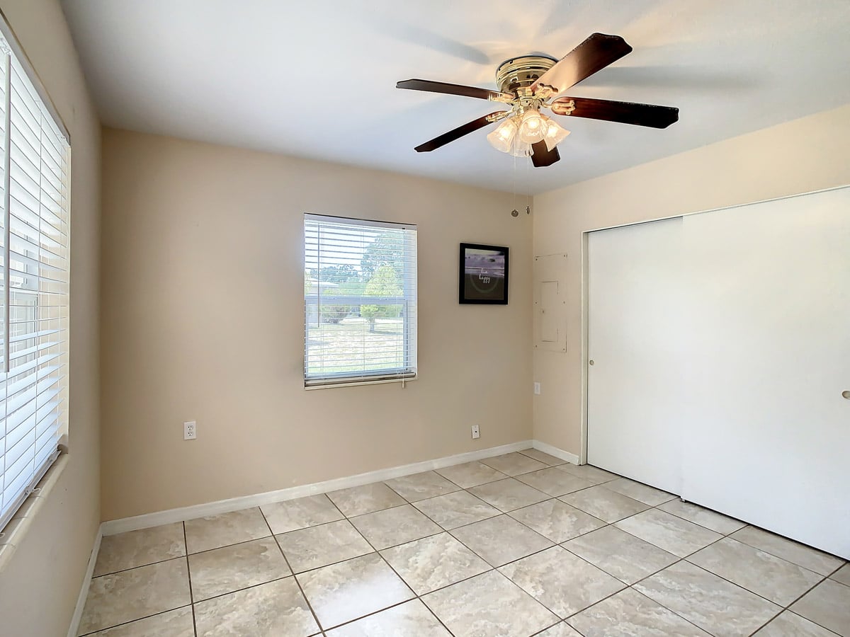 829 E 4th St Englewood, FL 34223