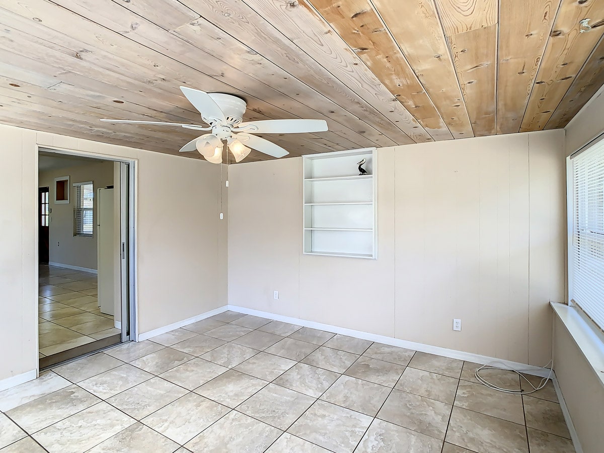 829 E 4th St Englewood, FL 34223