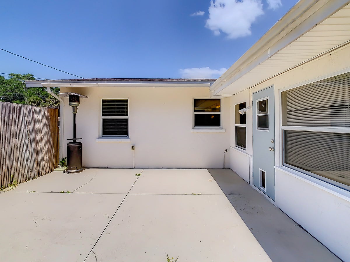 829 E 4th St Englewood, FL 34223