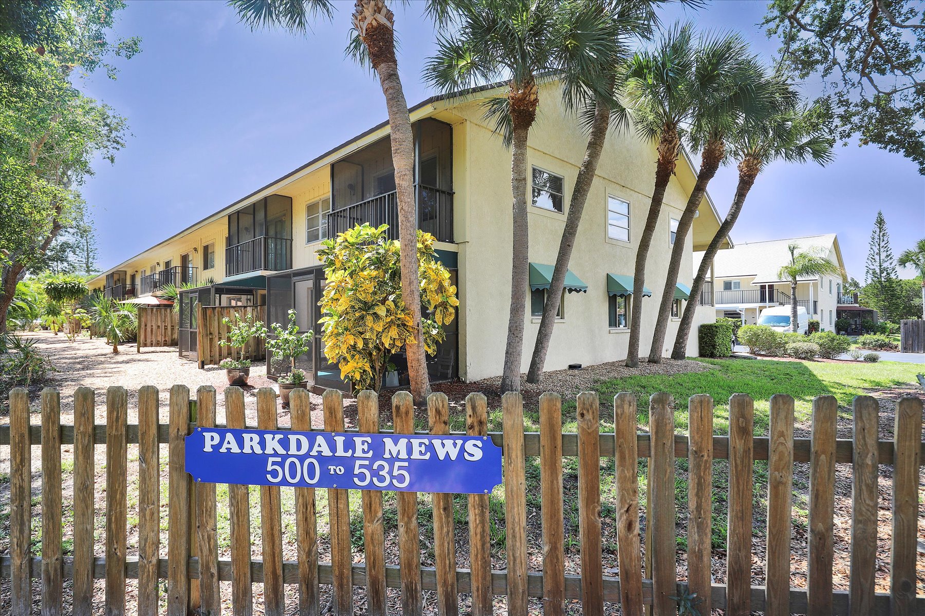 527 Parkdale Mews Venice, FL 34285